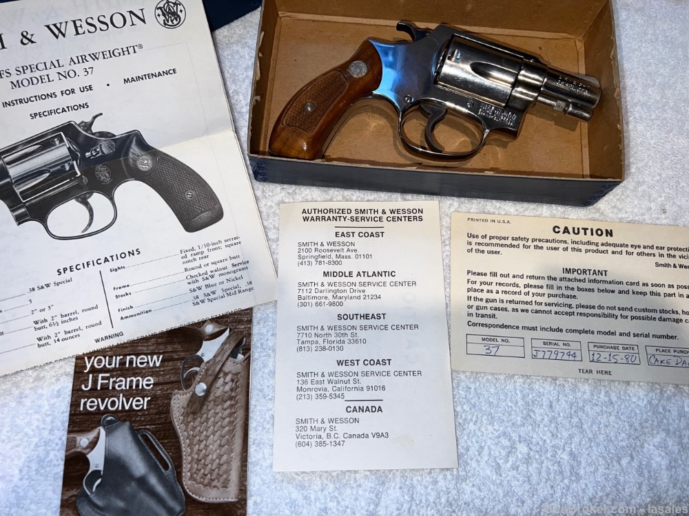Excellent Smith & Wesson S&W Model 37 Airweight Nickel 2" 38 SPL Box Papers-img-14