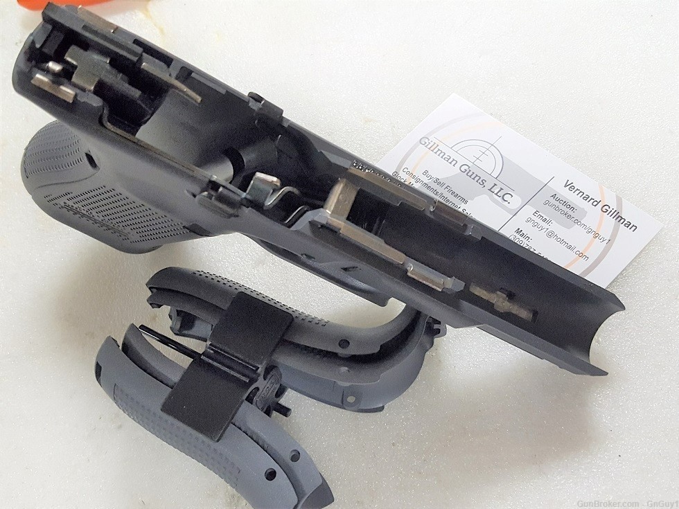 NEW Glock G 19 Gen 5 gray Molded frame w/ case 9mm 9 mm ejector G19 -img-3