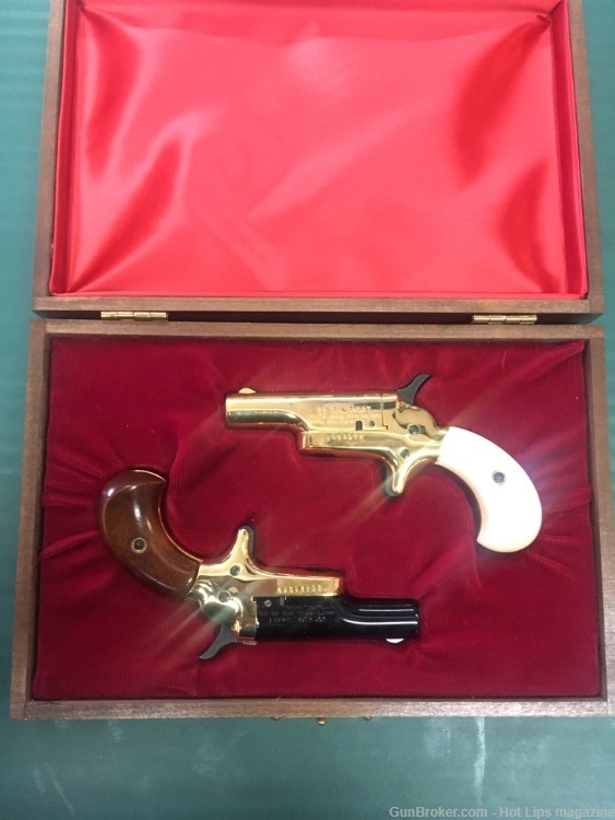 Colt set of consecutive serial number .22short, derringers in original case-img-0