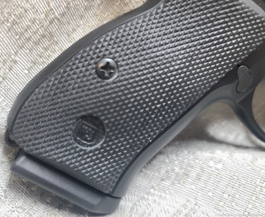 CZ 75 P-01 Compact 9mm W/ 4 Mags Nite Sights Case Semi-Auto Pistol DA/SA -img-10