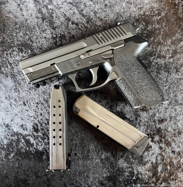 SIG Sauer SP2022 (9mm) Penny Auction -img-10