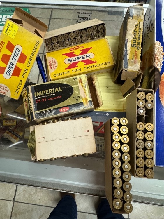 25-35 ammo and brass reloading vintage 57 rounds and 20 brass cases -img-6