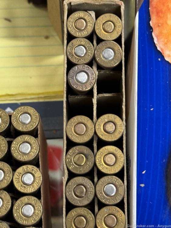 25-35 ammo and brass reloading vintage 57 rounds and 20 brass cases -img-3