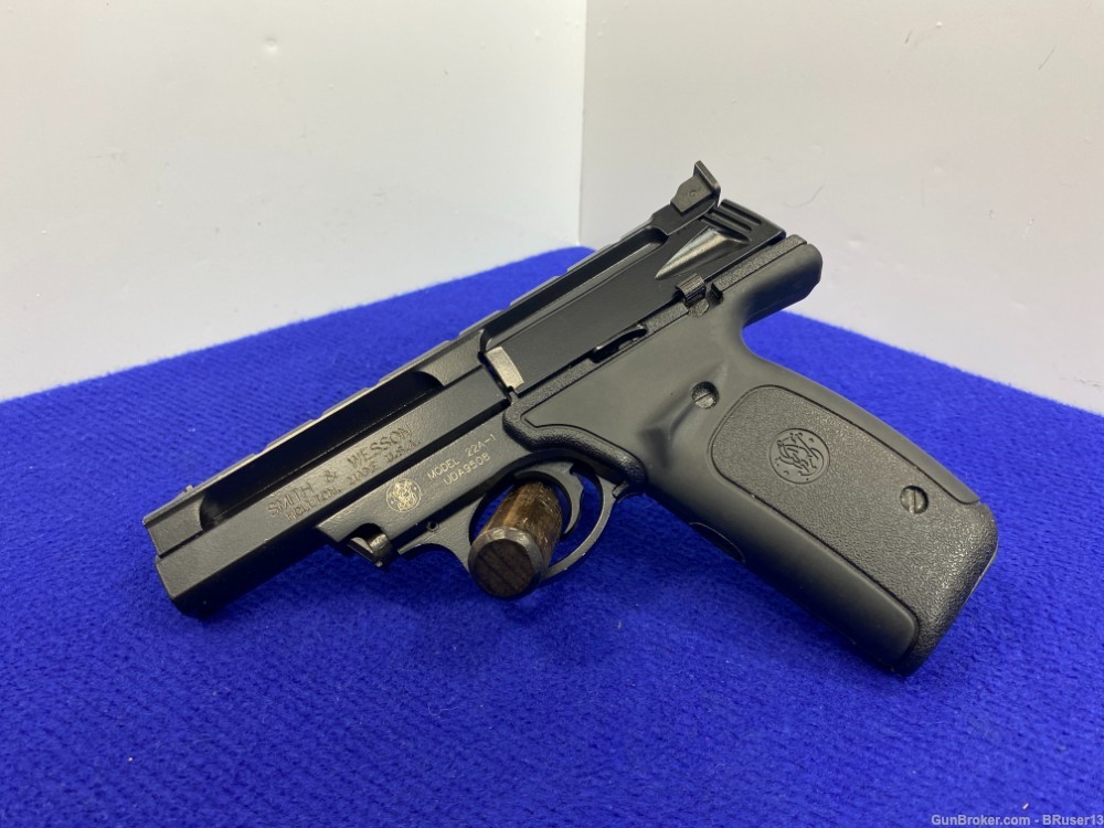 Smith Wesson 22A-1.22LR Black 4" *OUTSTANDING RIMFIRE HANDGUN*-img-0