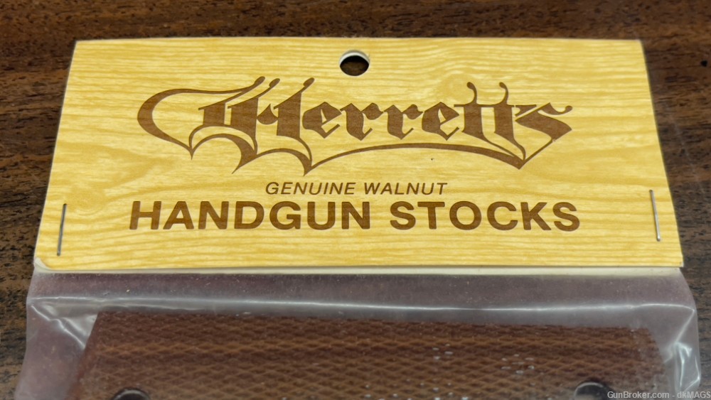 Herrett's Stocks Full Size 1911 1911A1 Checkered Walnut Wood Pistol Grips-img-1