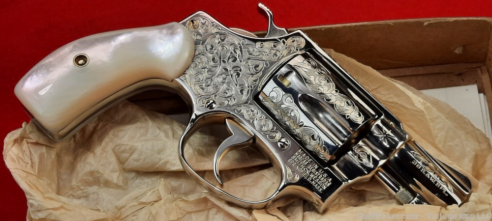 Smith and Wesson model 36  Engraved with Genuine Pearl grips, Beautiful! NR-img-56