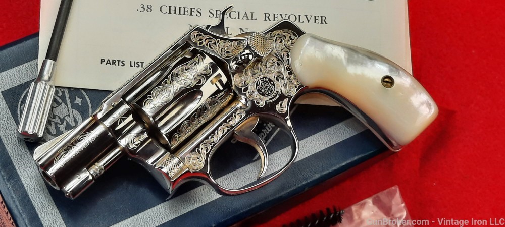 Smith and Wesson model 36  Engraved with Genuine Pearl grips, Beautiful! NR-img-43