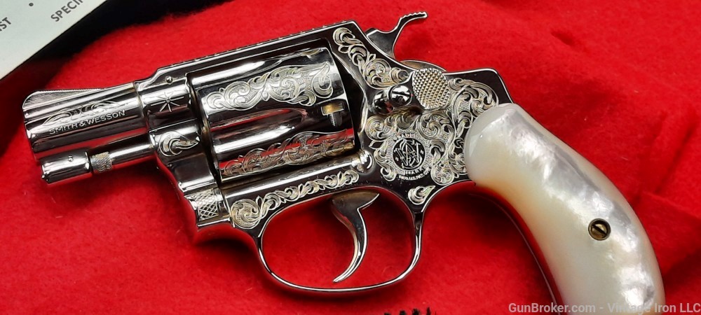 Smith and Wesson model 36  Engraved with Genuine Pearl grips, Beautiful! NR-img-12