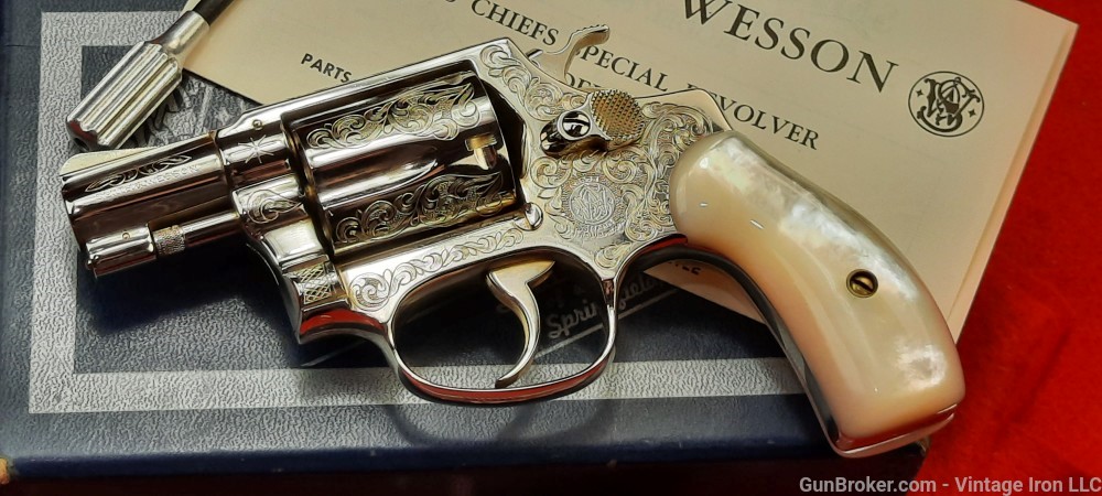 Smith and Wesson model 36  Engraved with Genuine Pearl grips, Beautiful! NR-img-42