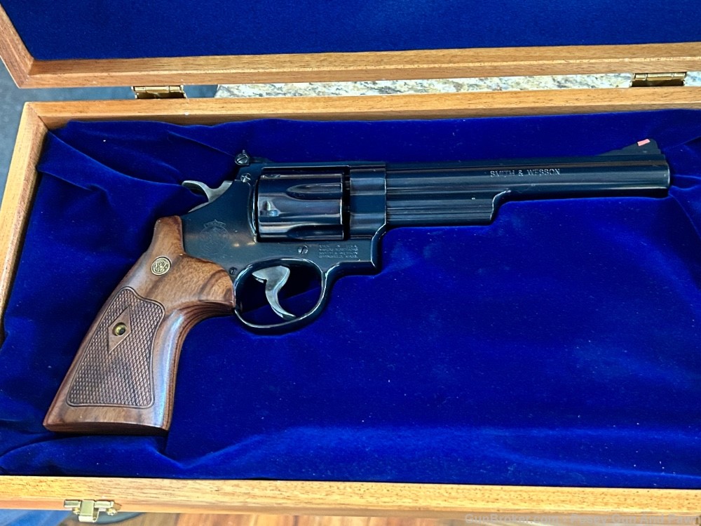 Appears Unfired  SMITH & WESSON 29 CLASSIC 44 MAGNUM 44 SPECIAL 150145 -img-2