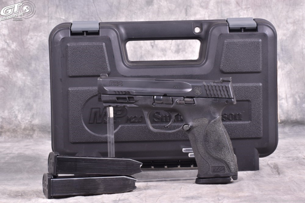 Smith & Wesson model M&P 9 M2.0 with three magazines and case-img-0