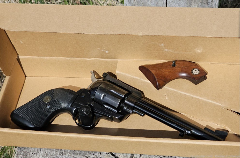 1971 Ruger Blackhawk 41Magnum Revolver w Box & Extra Grips-img-2