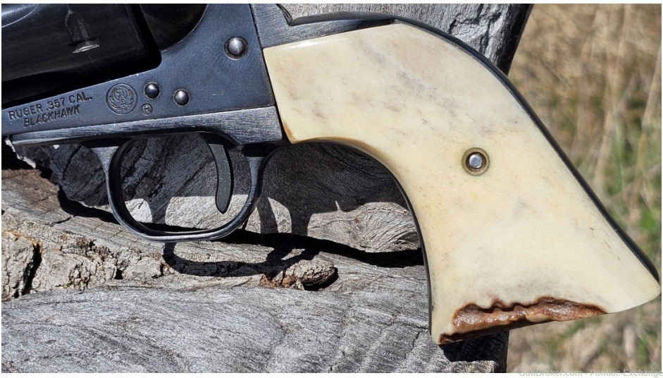 1970 Ruger Blackhawk  .357 Magnum Revolver w Box & Extra Grips-img-6
