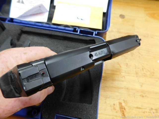 Smith & Wesson M&P 45 acp-img-3