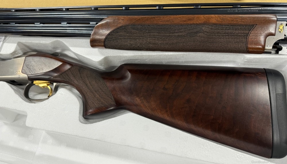 Browning Citori 725 Sporting 12ga 32" Barrel. Excellent Condition 99%.-img-1