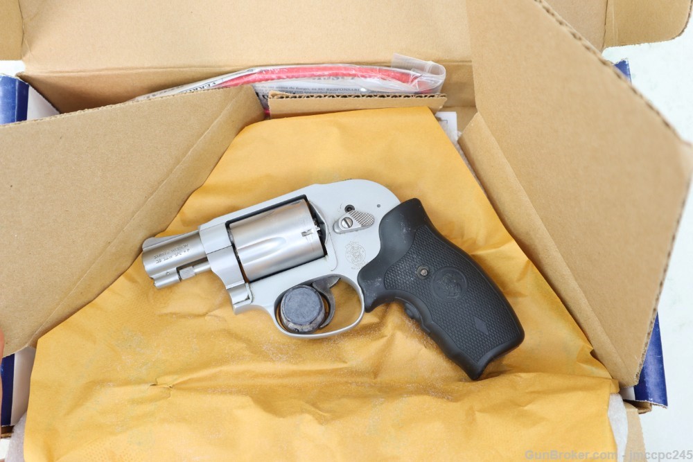 Very Nice Smith & Wesson 638-3 .38 Special Revolver W/ Box W/ Laser Grips -img-4