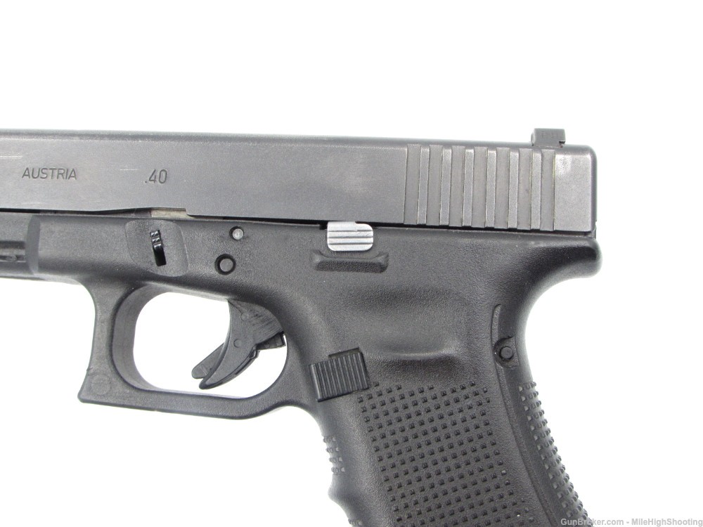 Police Trade-In: Glock G22 Gen4 4.5" .40 S&W with Trijicon Night sights-img-4