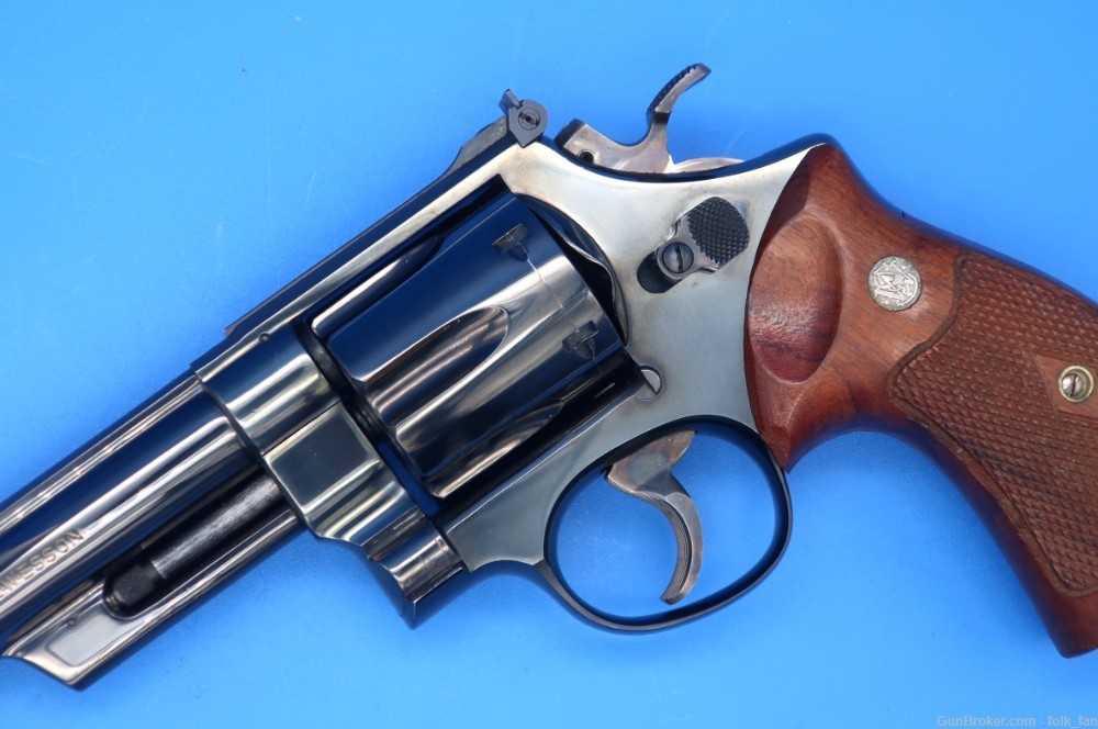 Smith & Wesson 29-2 44 Mag S Series ca 1962 w/Cokes, Clamshell Case EXC!-img-2