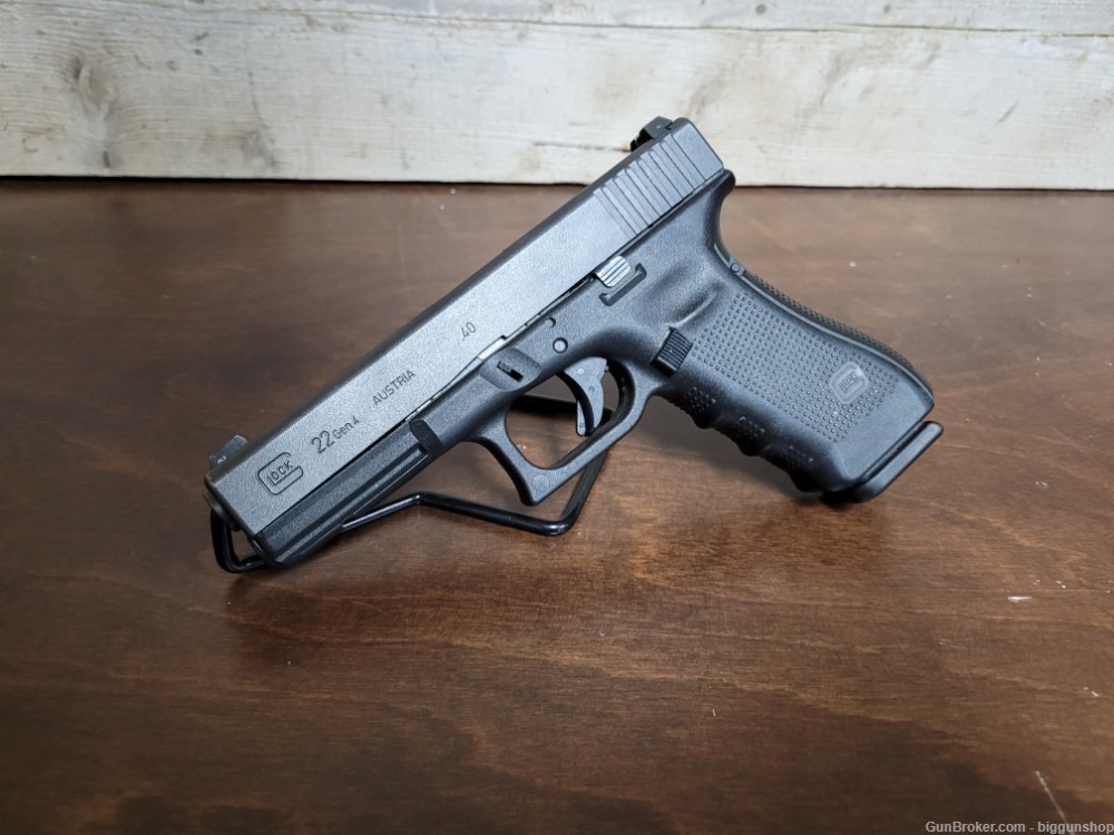 Used Glock 22 Gen4 40S&W S/Night Sights Good Condition-img-0
