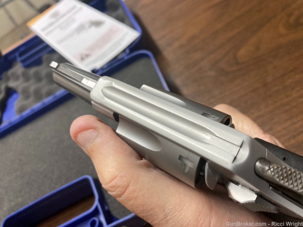 Smith & Wesson 637 Airweight-img-17