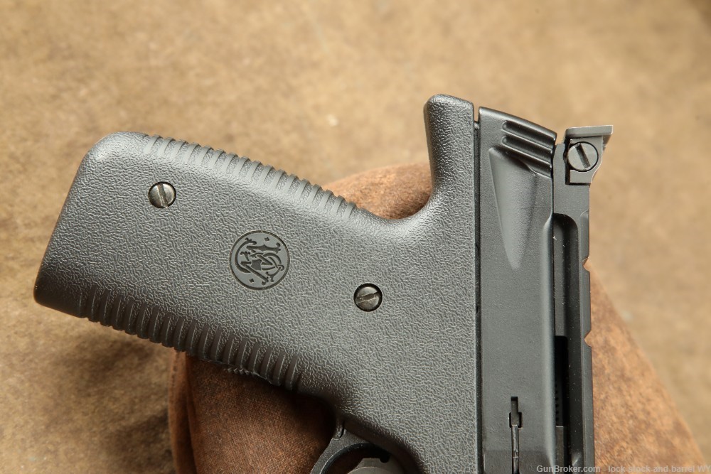 Smith & Wesson 22A-1 22LR Semi-Auto Pistol w/Original Box-img-4