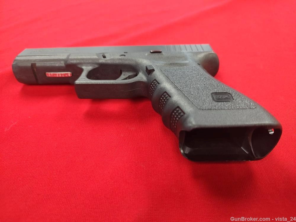 Glock 22 Gen 3 (.40 S&W) Semi Auto Pistol-img-1