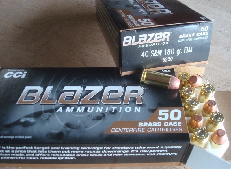 500 CCI .40 s&w FMJ Blazer Brass 180 gr ammunition 5220 new-img-2