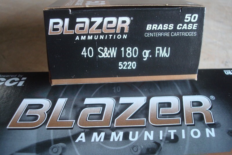 500 CCI .40 s&w FMJ Blazer Brass 180 gr ammunition 5220 new-img-5