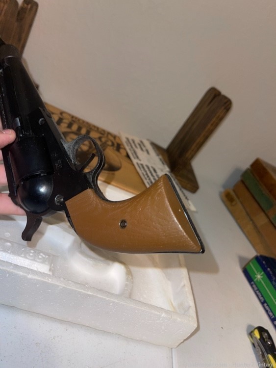 Vintage Crosman Shiloh 1861 CO2 revolver UNTESTED-img-6