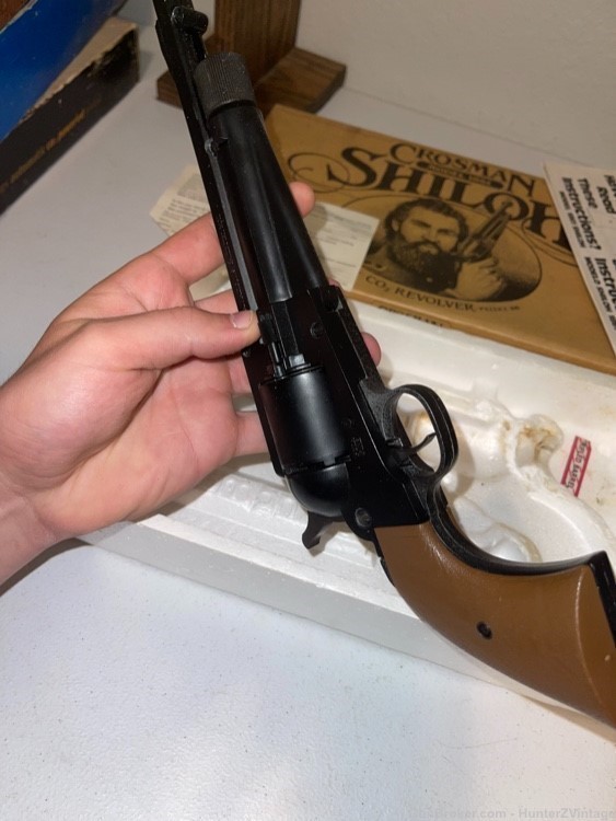 Vintage Crosman Shiloh 1861 CO2 revolver UNTESTED-img-7
