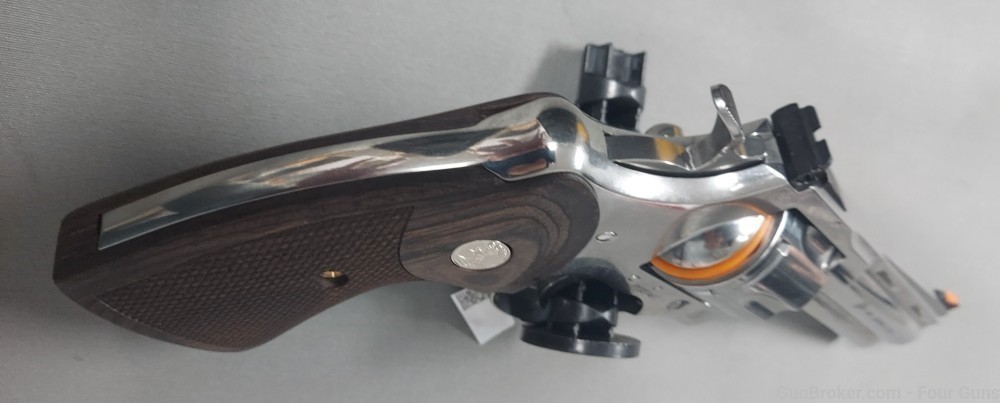 Colt Python 357Mag Revolver 4.25" SS Walnut Grips 6RD SP4WTS-img-2