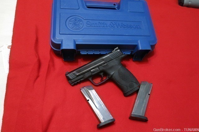 Smith&Wesson M&P 45 ACP 4"Barrel Three Ten Round Mags Box Manual 98%-img-3