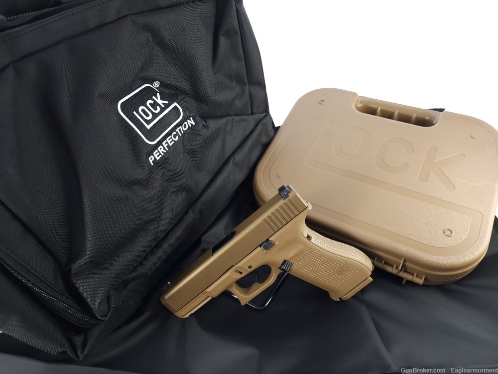 GLOCK 19X Night Sight 9mm Pistol with 3-10RD Magazines & Range Bag | Tan-img-0