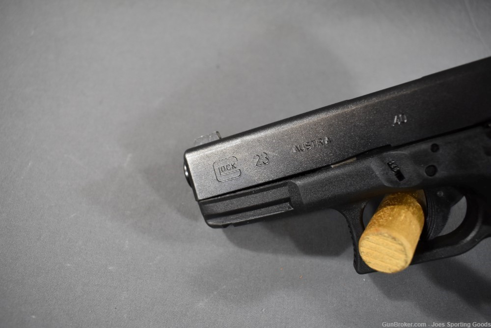 Glock 23 - .40 S&W Semi-Automatic Pistol w/ Factory Case & Hogue Grip-img-2