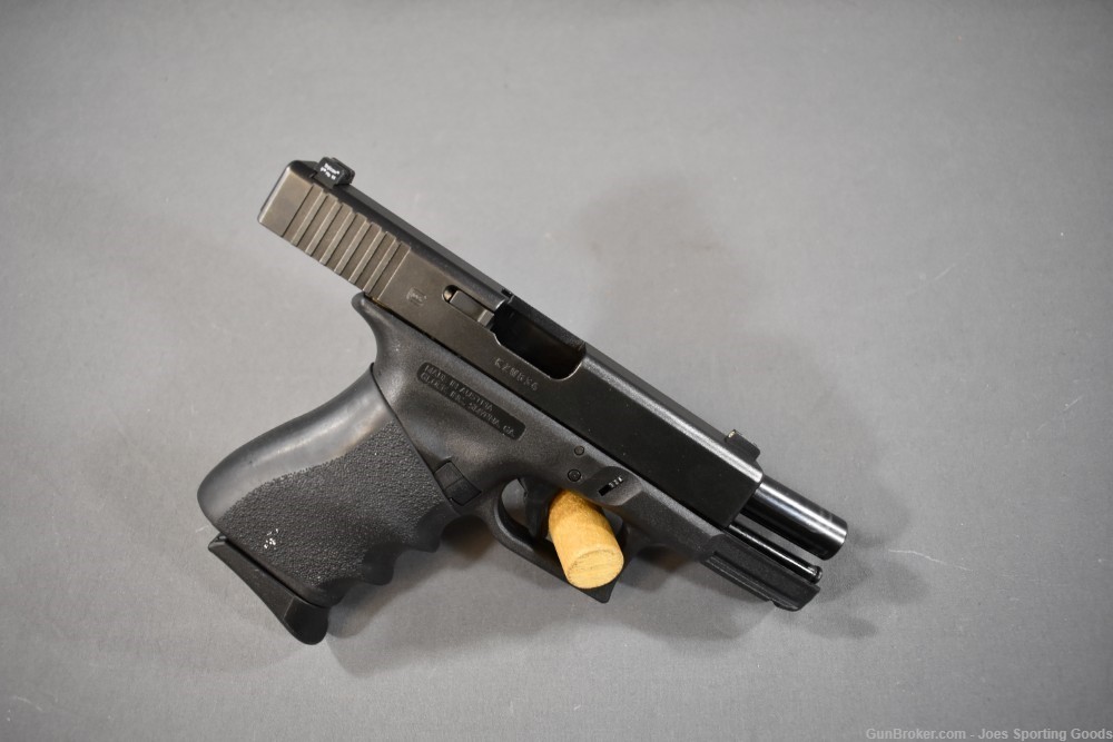 Glock 23 - .40 S&W Semi-Automatic Pistol w/ Factory Case & Hogue Grip-img-13