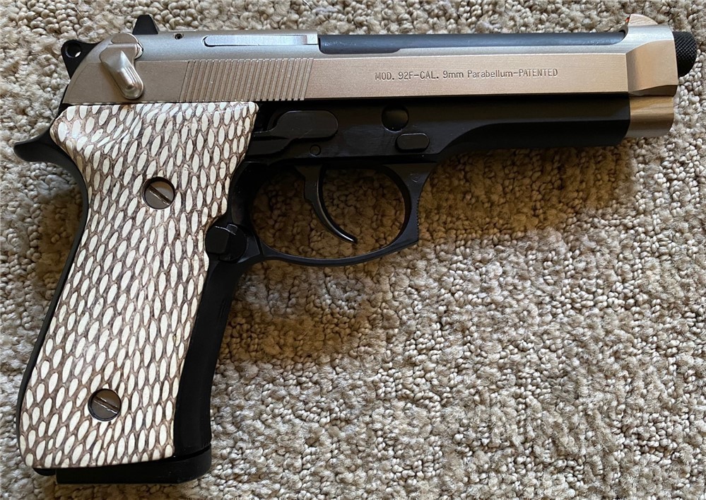 Genuine Cobra skin grips for Beretta 92 9mm pistol GRIPS ONLY-img-0