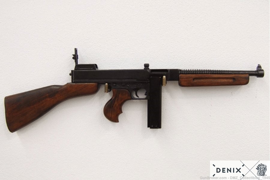 WW2 M1928 Military Thompson "Tommy" Submachine Non Firing Gun by Denix -img-7