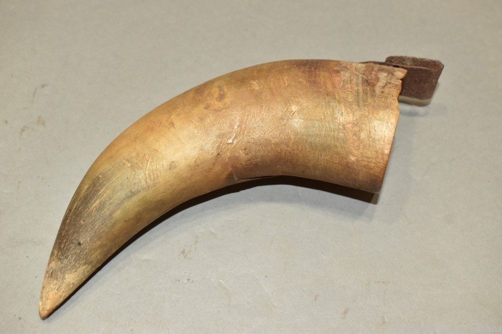 Pair of Vintage Horns 7" Powder & 9" Whetstone w Iron Belt Loop-img-5