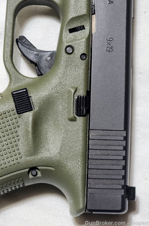 Glock 19 Gen 4 w/ backstraps and 7 magazines OD Green frame-img-6