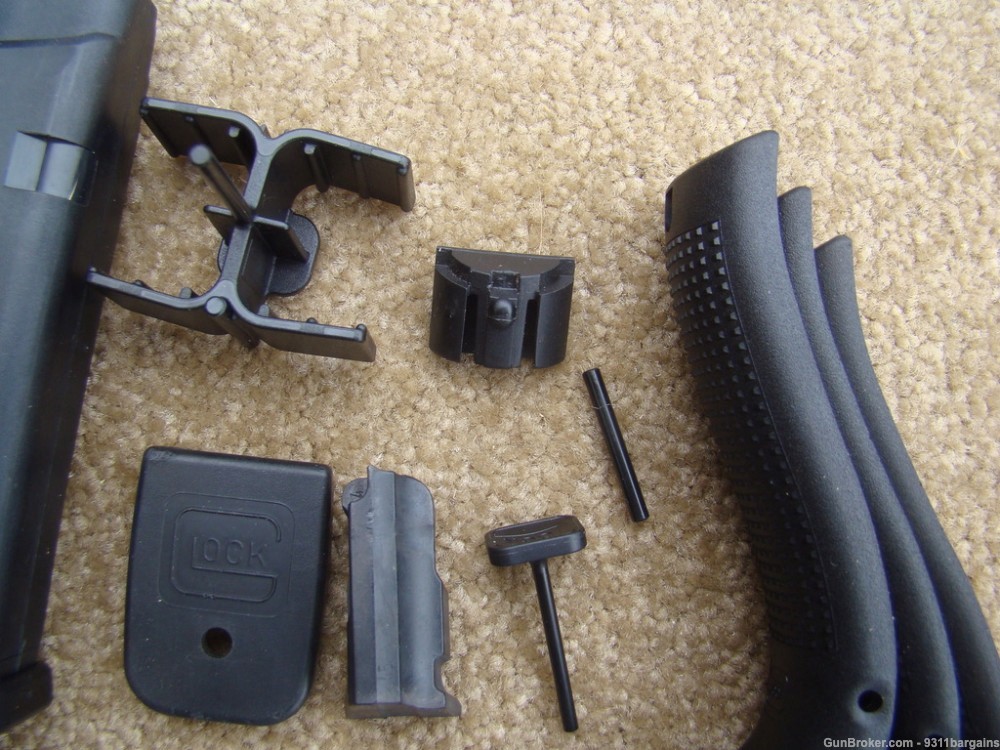 Glock 21 Gen 4 - 3 13 rd mags, backstraps, trigger assy , misc-img-2