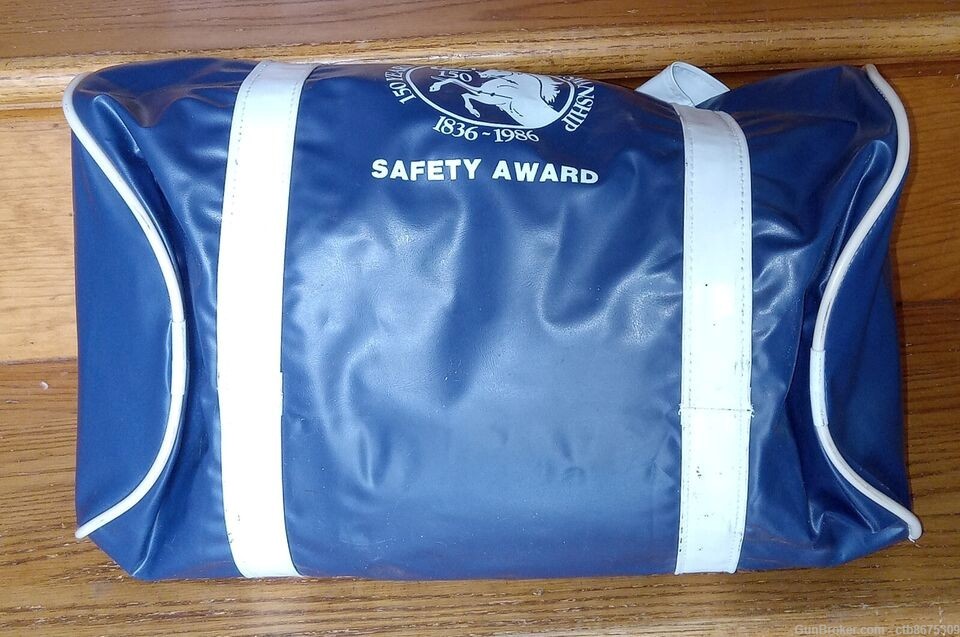 COLT FIREARMS 50 yr DUFFEL BAG, Safety Award-img-2