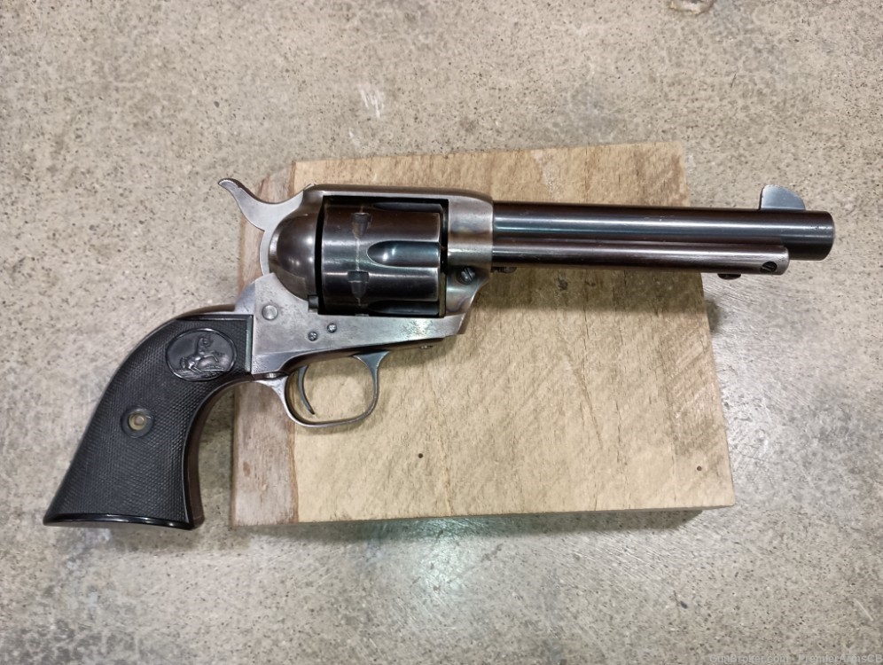 Colt New Frontier Six-shooter .44-40 (Made in 1925)-img-0