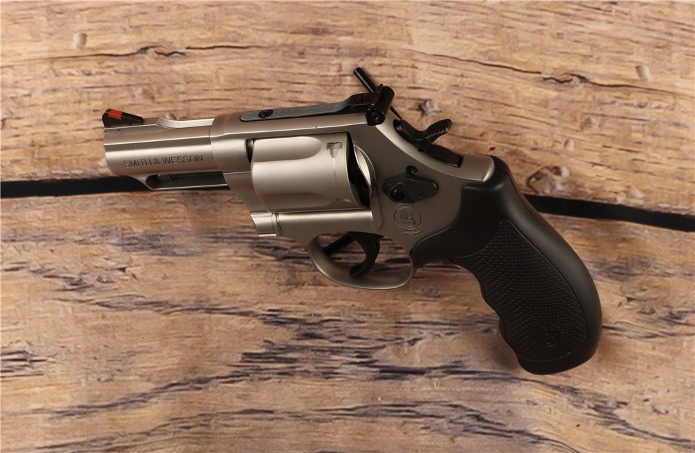 Smith & Wesson Model 69 .44 Magnum Stainless 2.75" Barrel Box 5-Shot-img-9