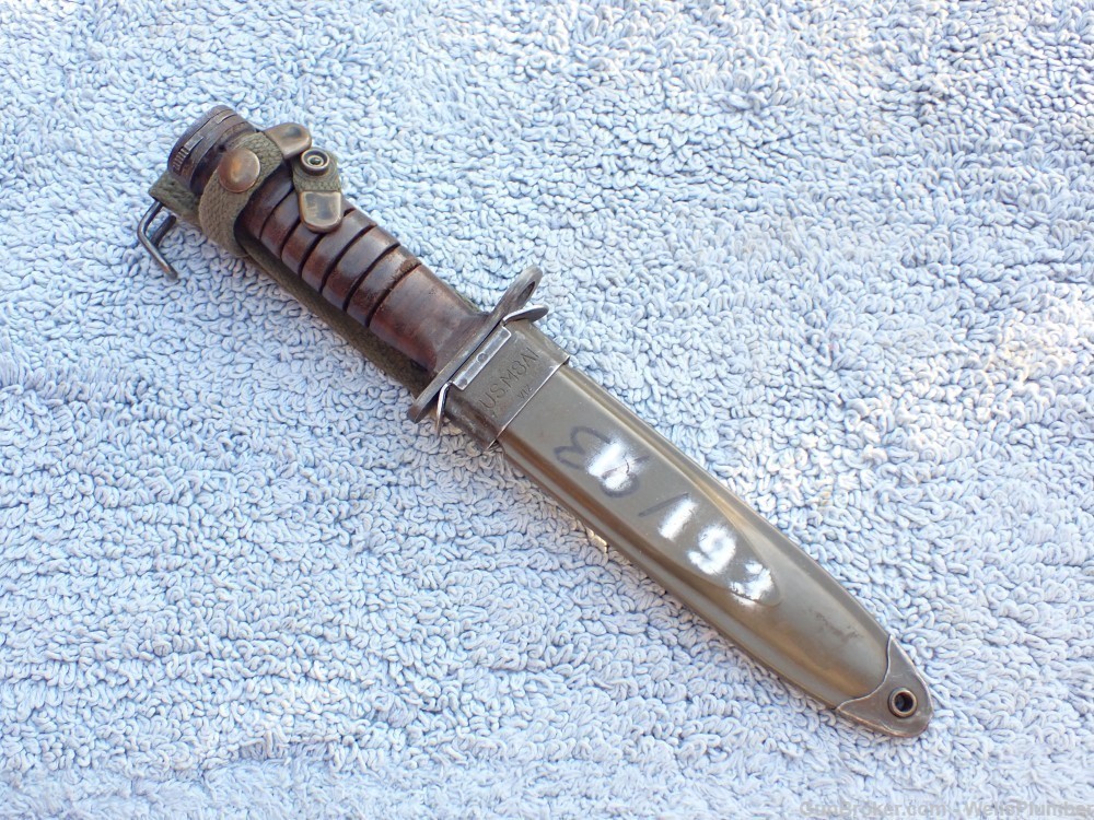 US WWII M1 CARBINE M4 UTICA BAYONET WITH SCABBARD -img-1