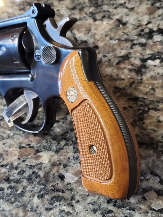 Smith and Wesson Model 19-4 in .357 mag-img-4