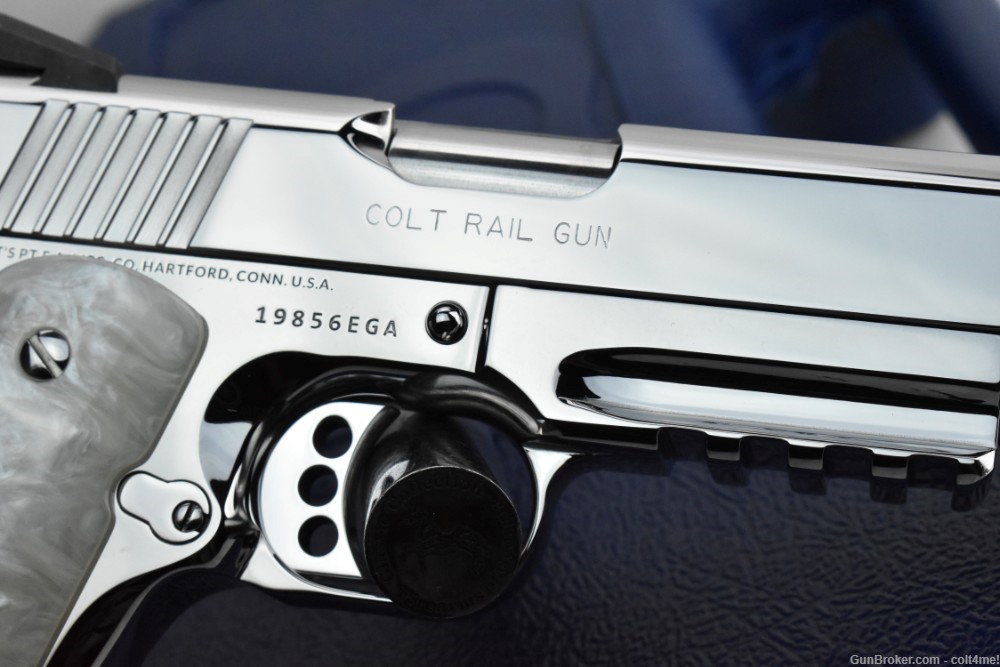 BRIGHT POLISHED Colt Govt 1911 Rail Gun .45 ACP - BRAND NEW O1070RG -img-8