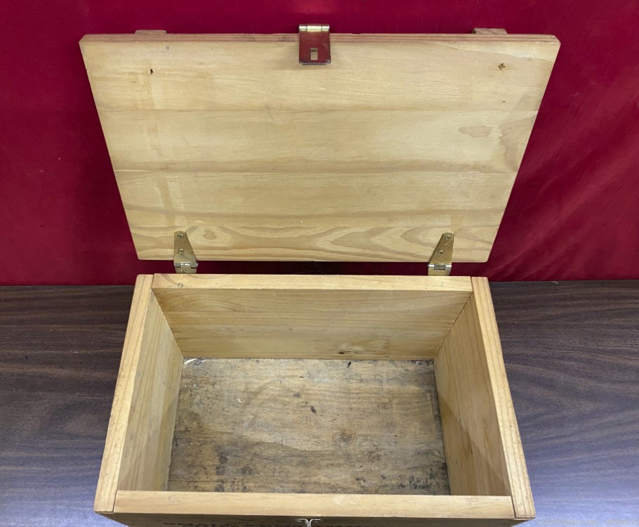 Vintage Winchester Wooden Shotgun Ammunition Box -img-7