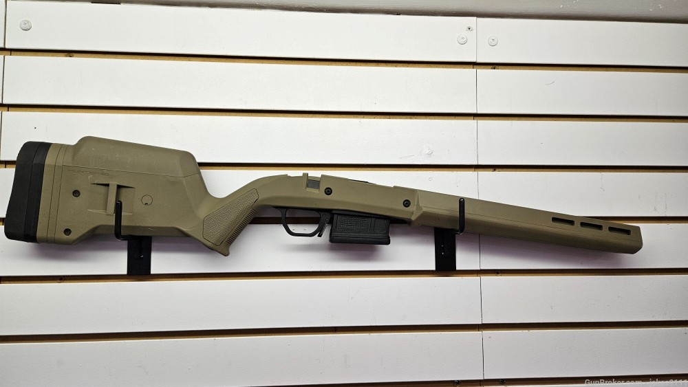 Remington 700 Magpul hunter stock/magwell-img-0