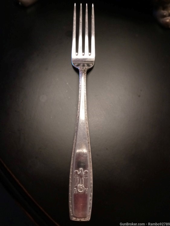 Adolf 's personally owned "A.H. formal pattern" fork.-img-0