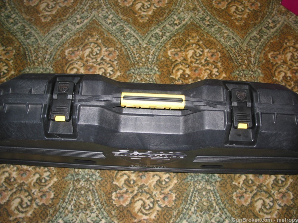 PLANO ALL WEATHER COMPOUND BOW CASE-NEW!-img-1